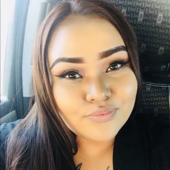 Meet your Posher, Melanie - Picture 1 of 1